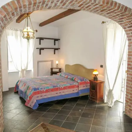 Casa Serra * Montegrosso dʼAsti