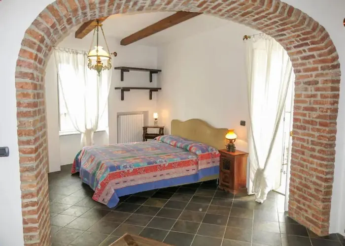 Casa Serra * Montegrosso dʼAsti