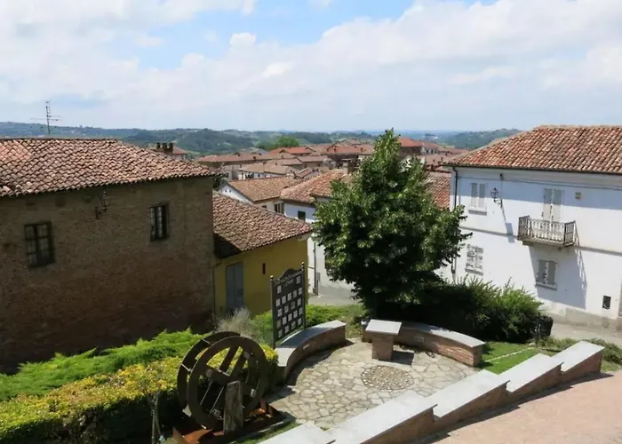 Casa Serra * Montegrosso dʼAsti